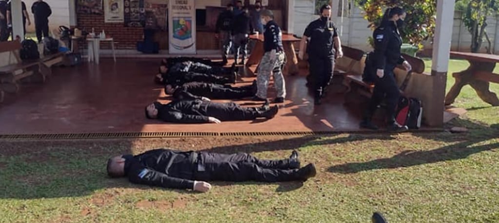 Capacitación a efectivos policiales en primeros auxilios y RCP en Puerto Iguazú.