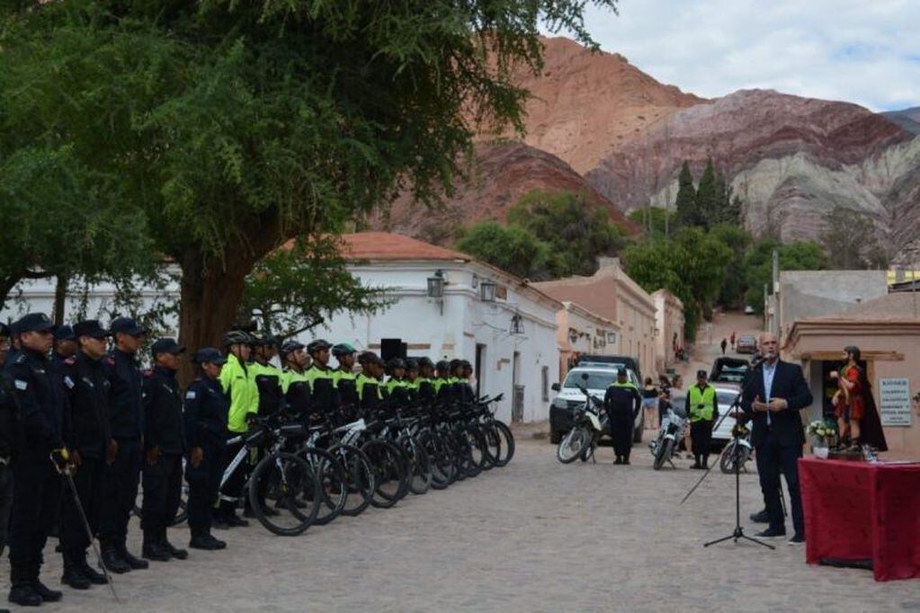 El ministro de Seguridad de la Provincia, Ekel Meyer, puso en marcha el "Operativo de Seguridad y Prevención Verano 2020" en Purmamarca. También estuvo en Tilcara y Humahuaca.