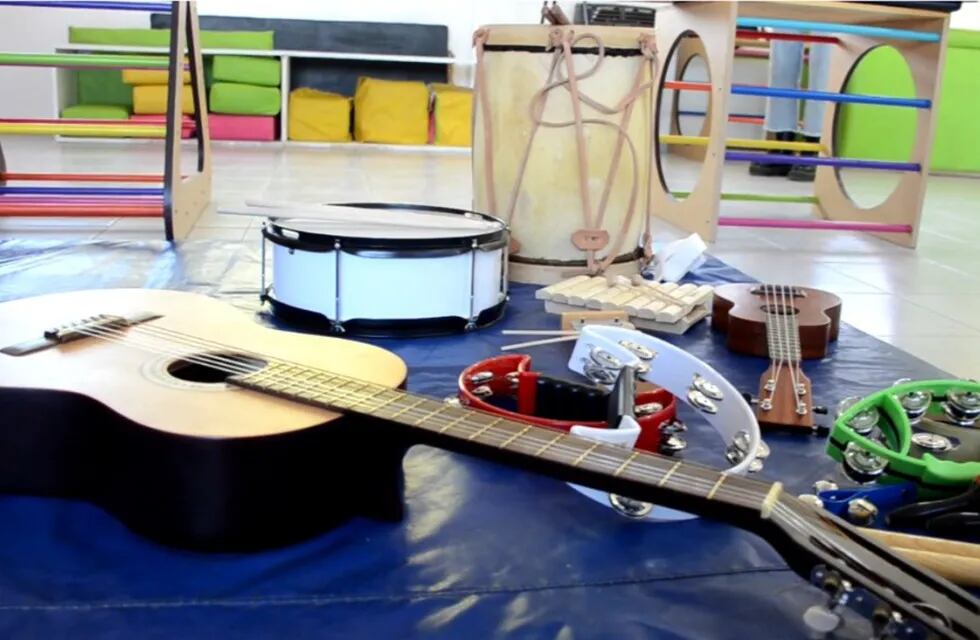 Los Instrumentos que emplean en la sala musicoterapia en San Rafael.