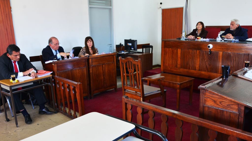 En una única audiencia oral, el Tribunal en lo Criminal nº 1 de Jujuy condenó a un sujeto a diez años de prisión por el abuso sexual de hija biológica.