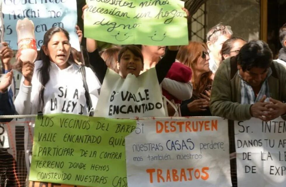 Un asentamiento de Chacras de Coria volvió a marcar las diferencias que existen entre la oposición y el oficialismo en la Cámara de Diputados de Mendoza.