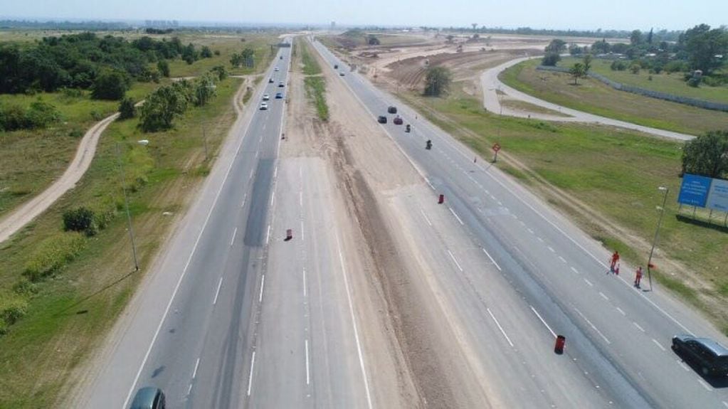 El primer tramo de la autopista Córdoba-Carlos Paz de cuatro vías ya está inaugurado.