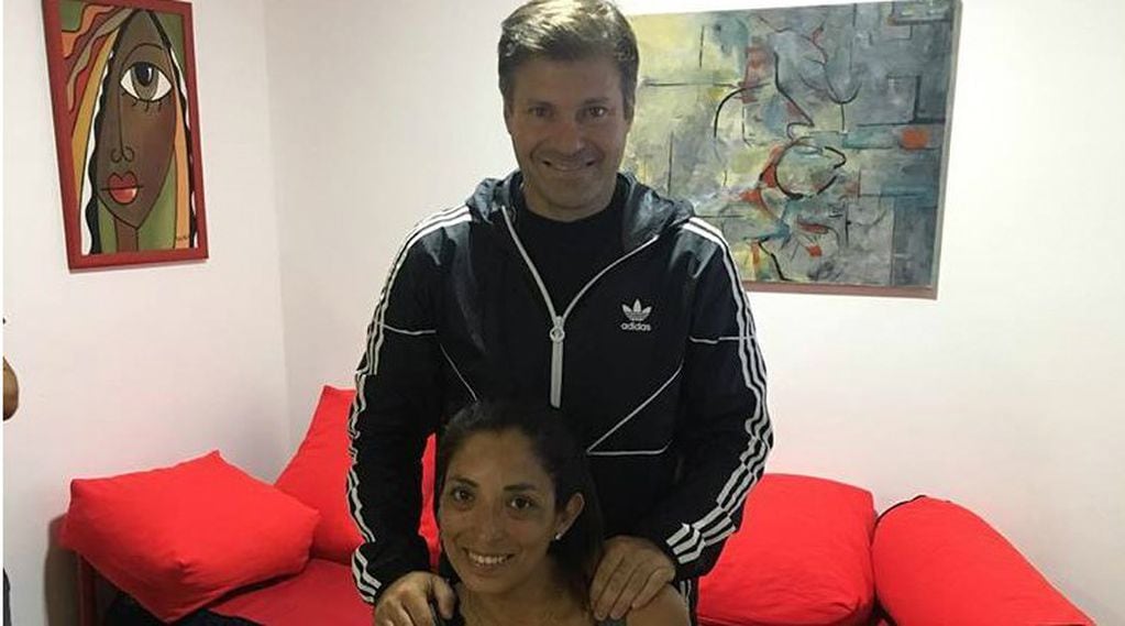 Beatriz y Pablo Giesenow juntos y sonriendo pese a la tragedia que sufrió la mujer. (Facebook)
