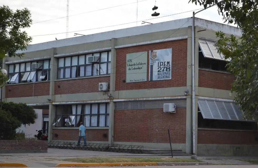Fachada del colegio Ipem N° 278, institución a la que asistía Joaquín.  (Imagen ilustrativa/La Voz).