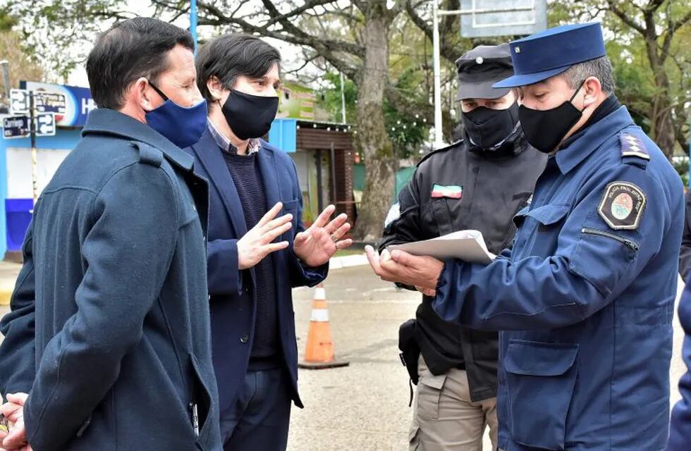 Inspecciones coordinadas entre funcionarios de la Policía de Entre Ríos, Prefectura e inspectores municipales en la ciudad de Concordia.
