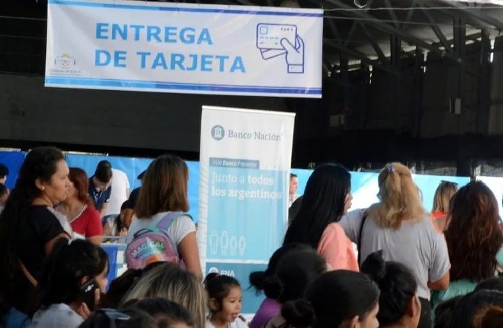 Comenzó el operativo de entrega de las tarjetas AlimentAr en Jujuy.