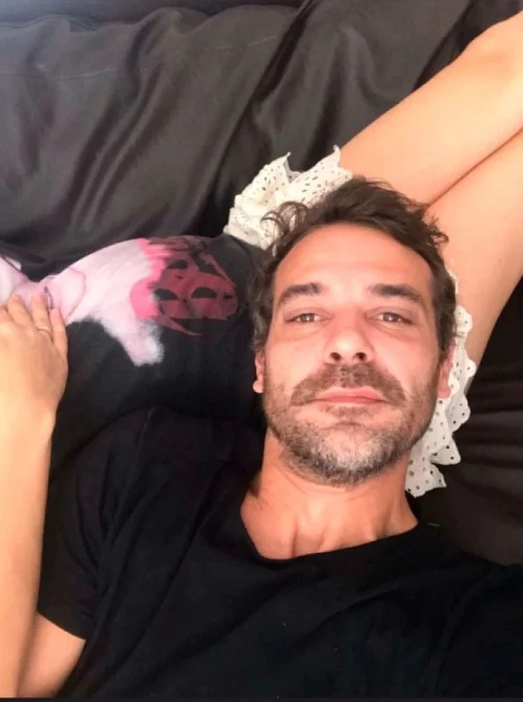Pedro Alfonso mostró por primera vez la pancita de embarazada de Paula Chaves (Foto: Instagram/ @pedroalfonsoo)