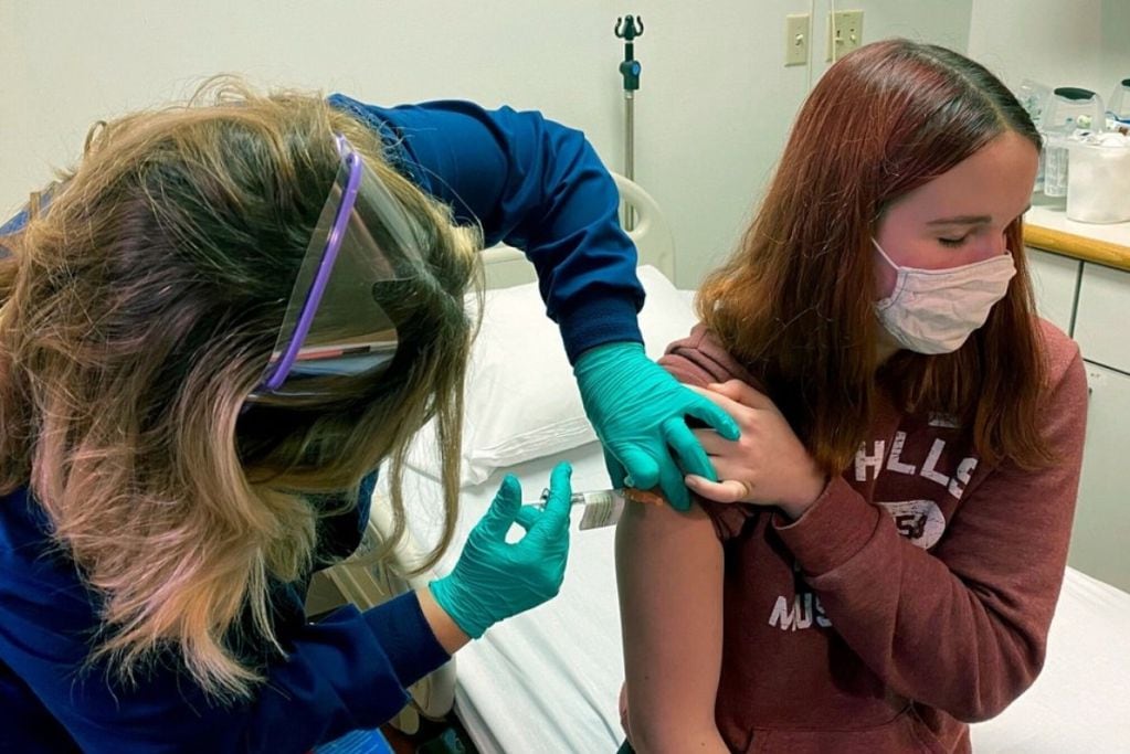Estados Unidos. Ya comenzó la vacunación en adolescentes. (AP)