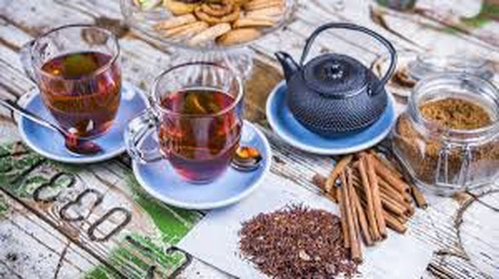 Según la bebida que elijas entre té, café y chocolate caliente revela que tan curioso sos (web).