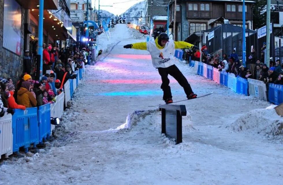 Ushuaia extreme - Exhibición deportes invernales en la ciudad.