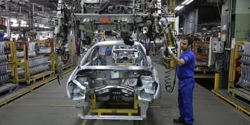 EFECTO BRASIL. La crisis del principal socio del Mercosur duele en las fábricas argentinas de autos (LaVoz/Archivo).
