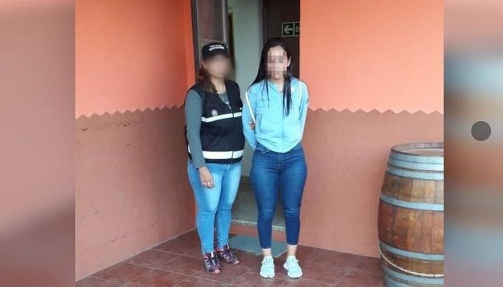 La detención de la joven de 19 años. (Web)
