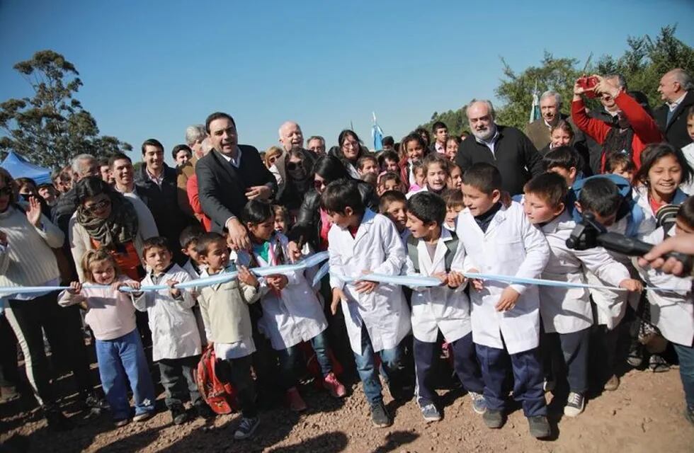 Valdés inauguró 32 kilómetros de ripio en la zona rural de Goya. (Foto: @gustavovaldesok)