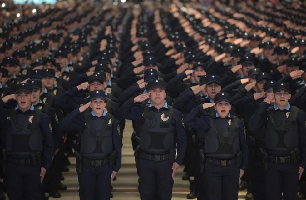 El Gobierno provincial asegura que hay la cantidad necesaria de policías de acuerdo a la población de Córdoba.