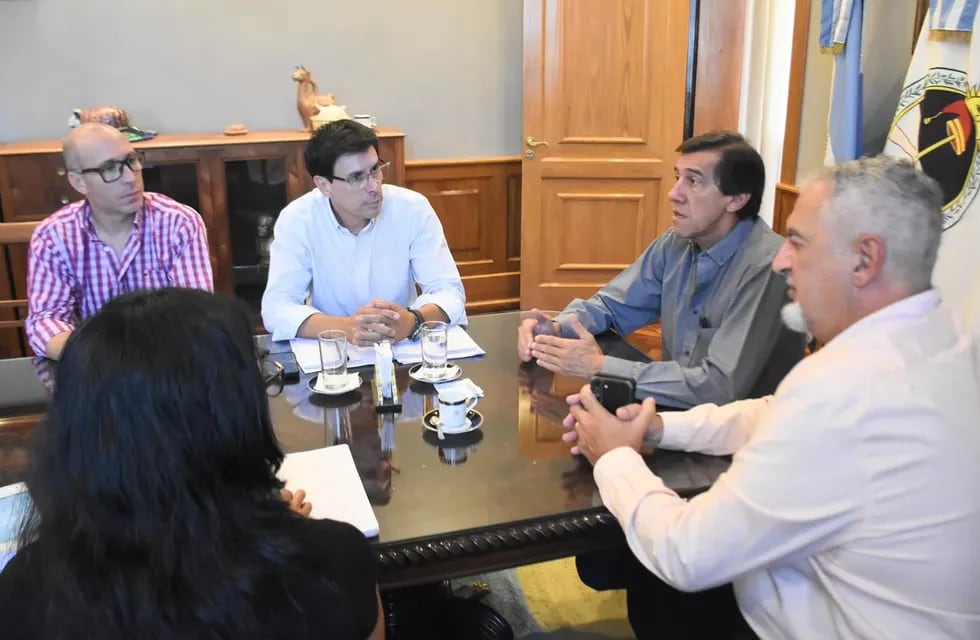 Importantes definiciones surgieron en la reunión del gobernador Carlos Sadir con sus ministros Federico Cardozo y Gustavo Bouhid y funcionarios de sus respectivas carteras.