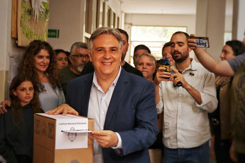 Votó el gobernador electo Martín Llaryora.
