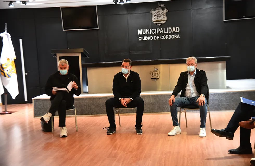 Medardo Ligorria, Miguel Siciliano y Héctor Campana, optimistas en encontrar un acuerdo (Foto: Pedro Castillo).