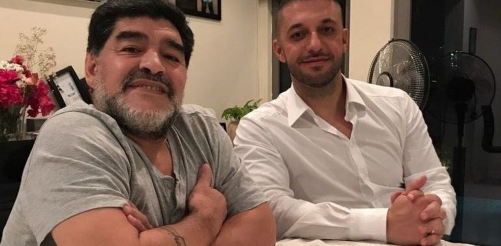 Diego Maradona junto a su abogado, Matías Morla.