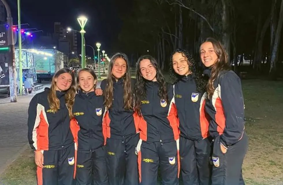 Florencia Carrascosa, Catalina Casamayor,  Juana Gómez, Sofía y Milena Presti y Lucía Salmeri. Puntaltenses que integran la selección de Bahía Blanca sub 16