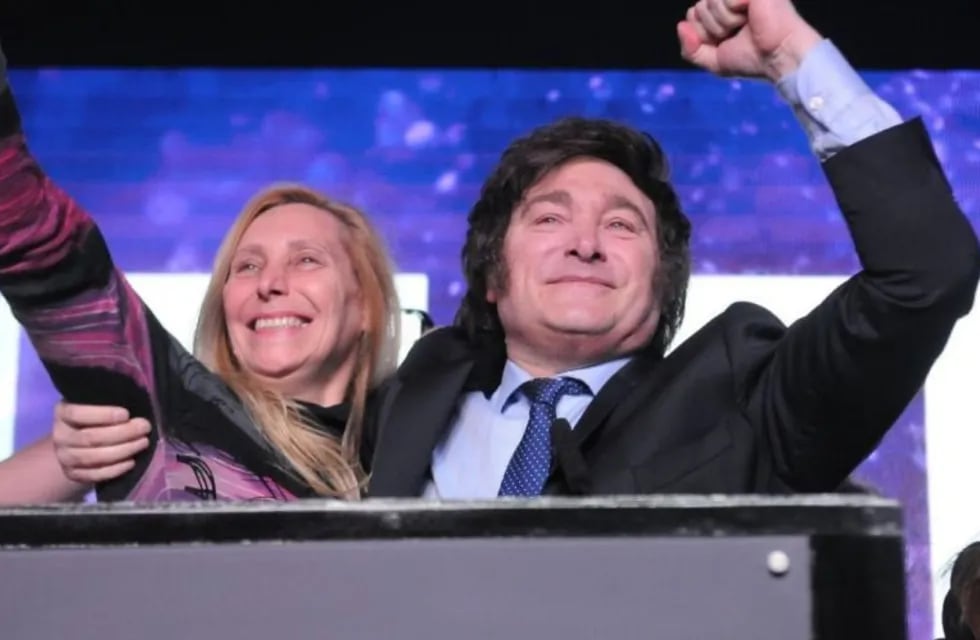 Karina Milei junto al presidente electo, Javier Milei, tras su triunfo en el balotaje del 19 de noviembre de 2023. Foto: