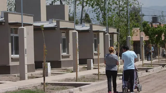 Casi Listas. Hay más de 2.000 casas que están a punto de ser finalizadas y entregadas a los beneficiarios de los créditos hipotecarios. Marcelo Rolland / Los Andes