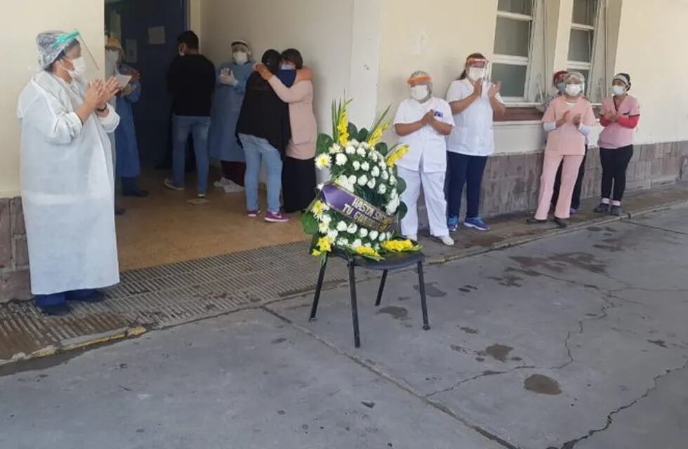Personal de salud despidió los restos de un enfermero, en Jujuy