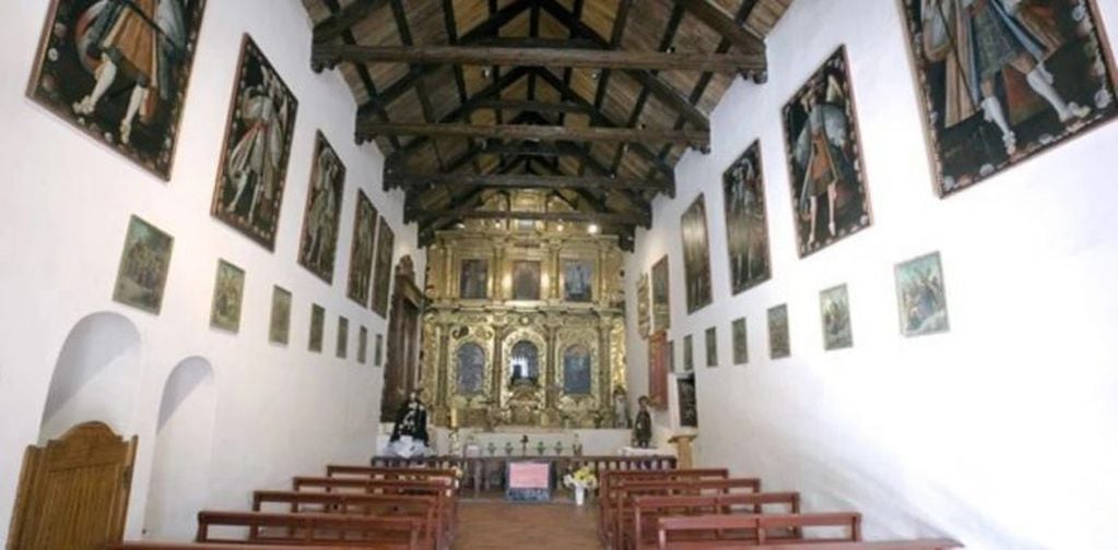 La iglesia de Uquía, un joya de la Quebrada de Humahuaca. En sus muros se aprecia las pinturas de los Ángeles Arcabuceros.