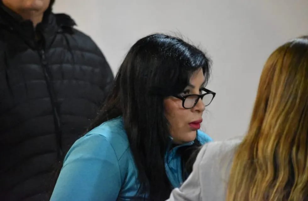 Claudia Concha Ávila acusada de haber asesinado a su pareja en un hotel de la ciudad de Ushuaia y luego querer montar una escena de \