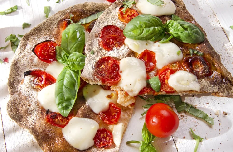 La receta infalible para hacer una pizza casera deliciosa con solo dos ingredientes