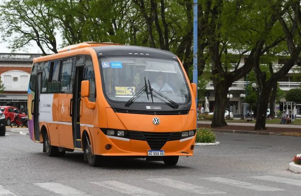 Los minibuses tendrán nuevas paradas y recorridos. (Prensa Municipalidad de Rafaela)