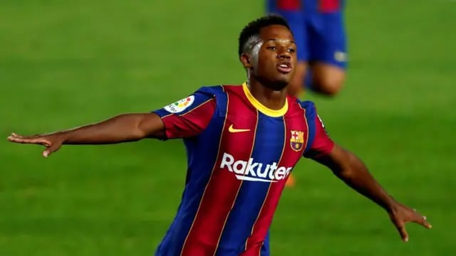 El joven delantero de Barcelona fue operado con éxito y ahora comenzará su recuperación. (AP/Archivo)