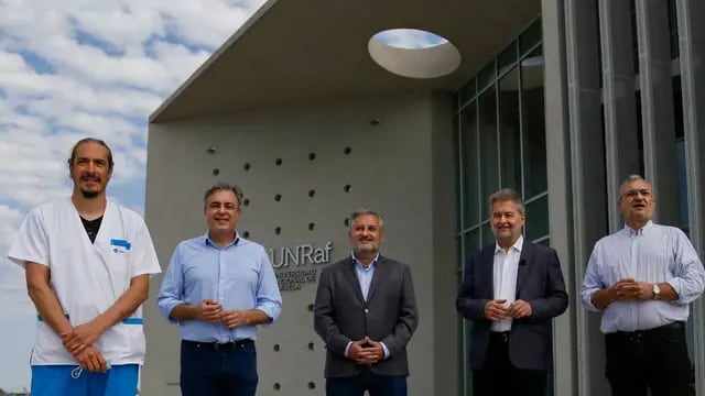 Martín Racca, Luis Castellano, Marcelo Lewandowski, Roberto Mirabella y Alcides Calvo, en el campus de la UNRaf