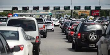 Autopista Carlos paz colapsada por el fin de semana largo