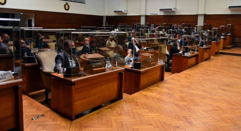 Entre otras, la Legislatura de Jujuy sancionó esta semana las leyes Nº 6.179 y Nº 6.180 de Transparencia y Control de la Obra Pública y Políticas Habitacionales y de Consenso Fiscal 2019, respectivamente.