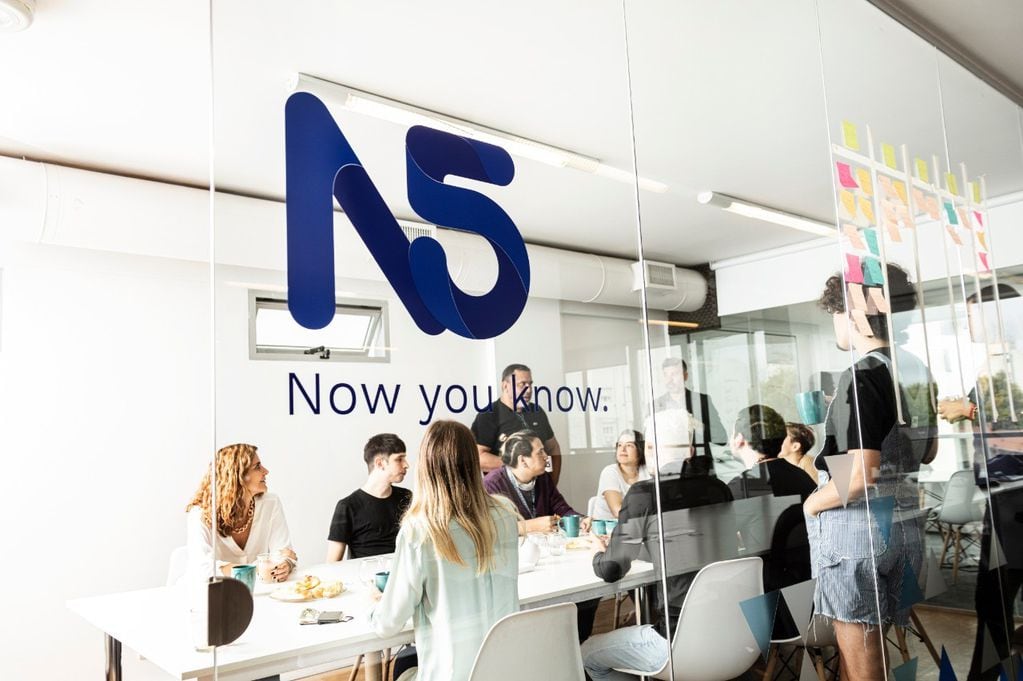 N5 es una empresa de software que impulsa la transformación digital en el sector financiero.