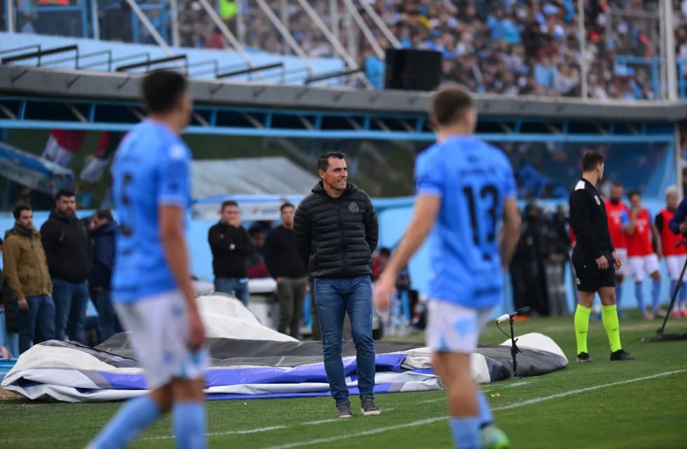 Belgrano no logró romper el cerco de Estudiantes. El análisis de Guillermo Farré. (Javier Ferreyra / La Voz)