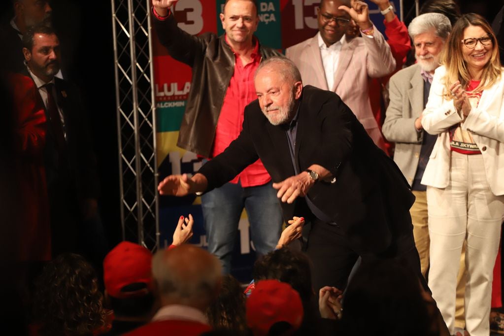 Lula comenzó a recibir el apoyo de referentes políticos de cara al balotaje. 