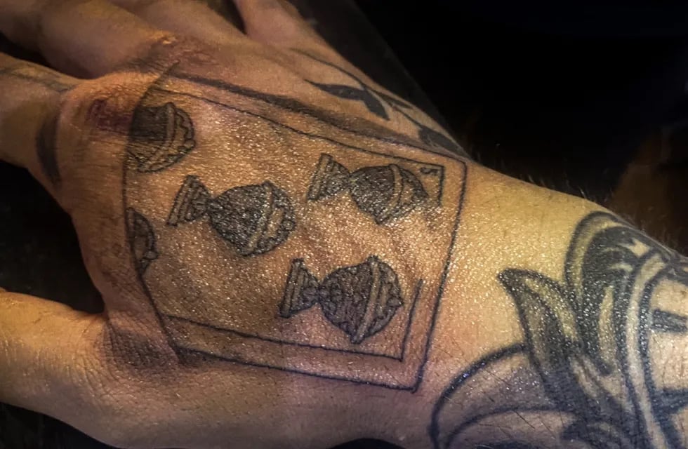 La gente en San Luis inmortaliza "la tercera" en su piel. ¿Cuáles son los tatuajes más pedidos?