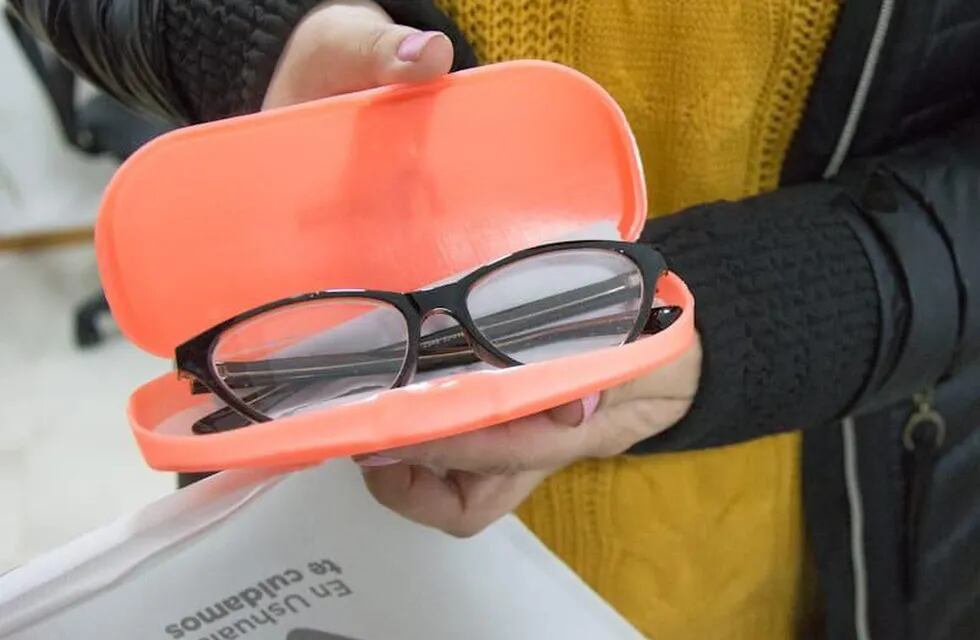 El Municipio realizó la entrega de anteojos a vecinos de la ciudad