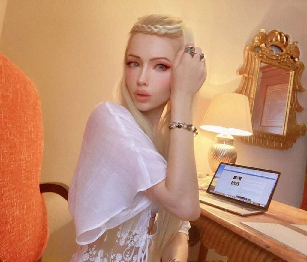 Valeria Lukyanova, la "Barbie humana" (Web)