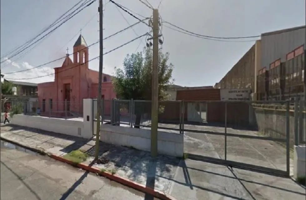 Escuela San Francisquito de Cafferata y 27 de Febrero. (Street View)