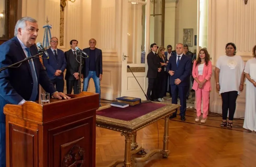 El gobernador Morales posesionó en sus nuevas funciones a Juan Carlos Abud Robles, Alejandra Martínez, Natalia Sarapura y Lourdes Navarro.