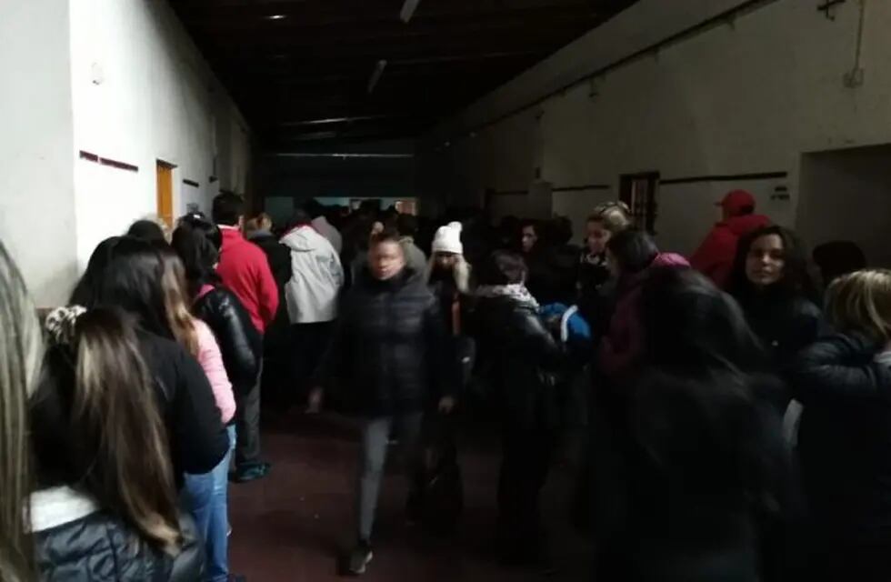 Elecciones a oscuras por el apagón nacional en San Luis