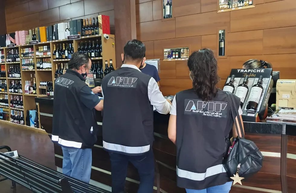 Argentina y Brasil investigan contrabando de vinos en la frontera. (Aduana)