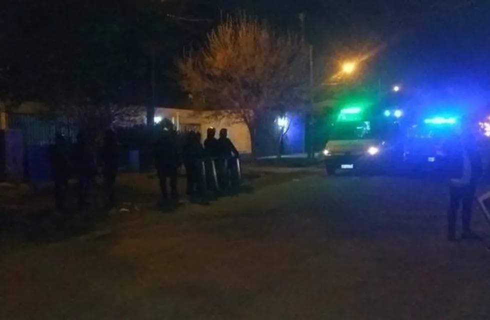 Disparos en Cristalería: un grupo de vecinos quiso linchar a un acusado de abuso en Rosario