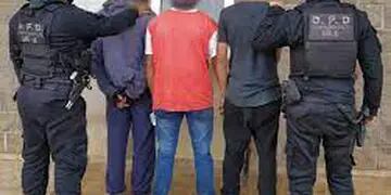 Terminaron detenidos por ser los presuntos autores del robo de cables de luz de una quinta en Garupá