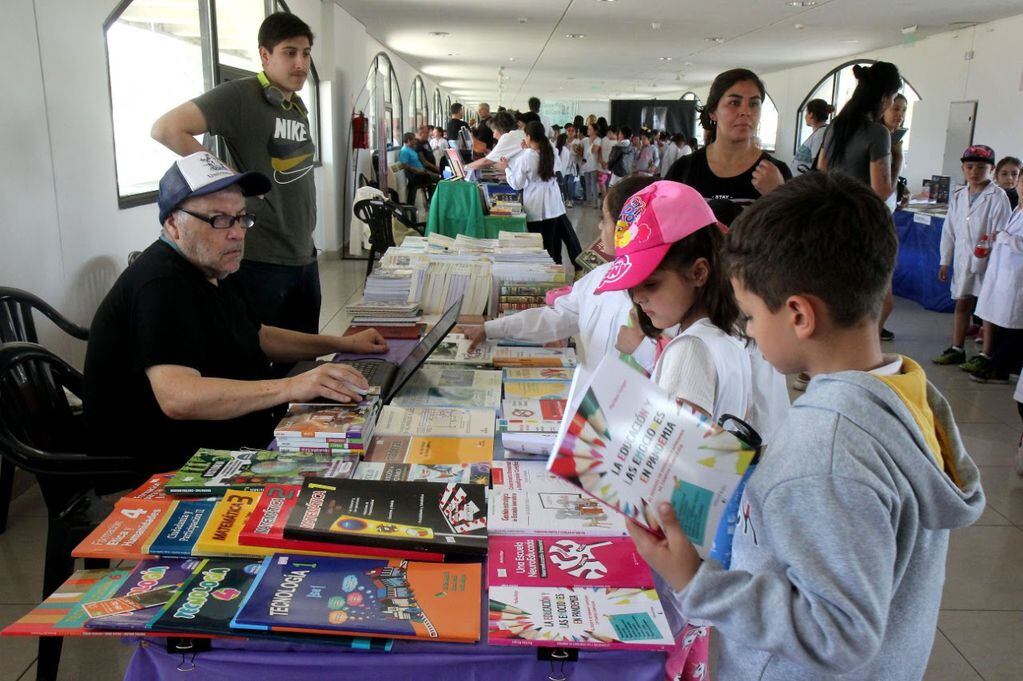 Feria del libro Carlos Paz