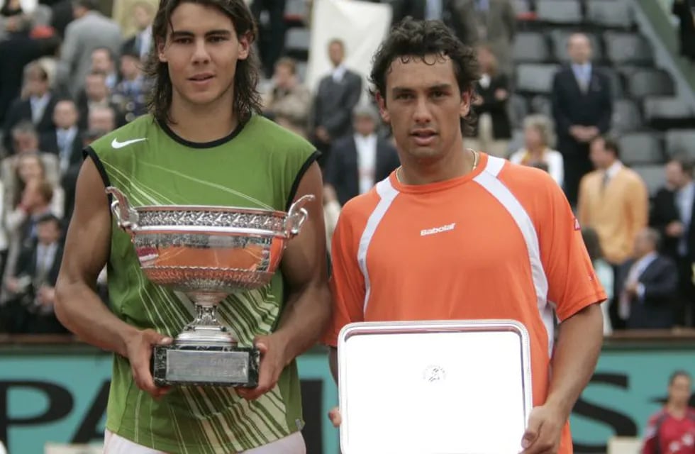 Mariano Puerta y Rafael Nadal en la final de Roland Garros 2005.