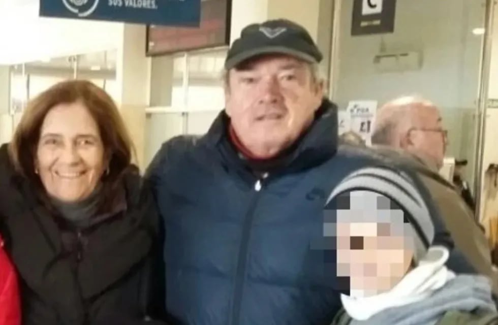José Enrique Del Río (74) y María Mercedes Alonso (72)  fueron encontrados muertos dentro de su auto, de cuatro disparos. Foto: Facebook.