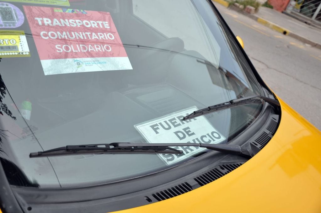 Los taxis amarillos fueron habilitados a trabajar como "compartidos", en Jujuy.